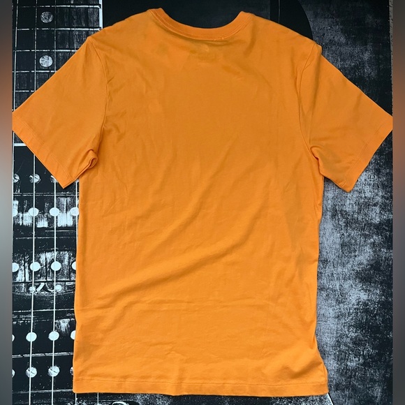 NWT Nike Tee - Picture 2 of 6